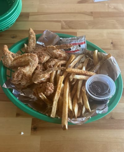 Diamond 8 restaurant and lounge